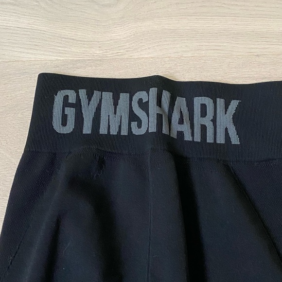 Black gym shark pants - Picture 3 of 4